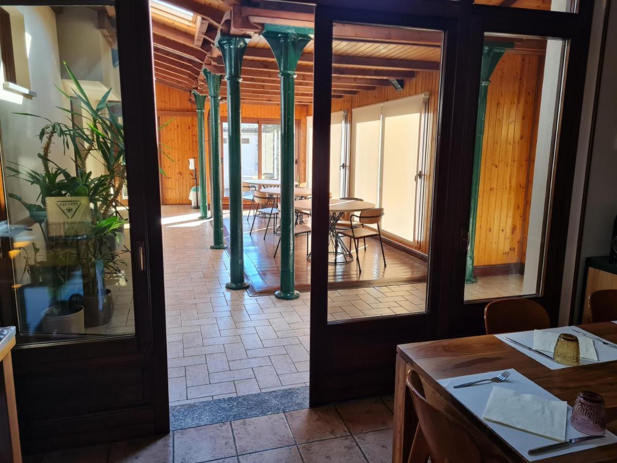 Manfredi Ristorante Con Alloggio Romentino Екстер'єр фото